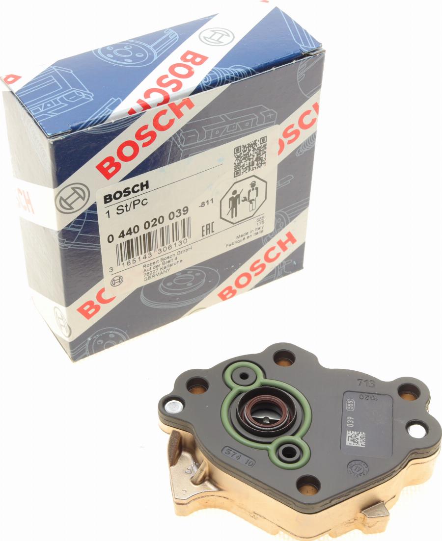 BOSCH 0 440 020 039 - Топливный насос parts5.com