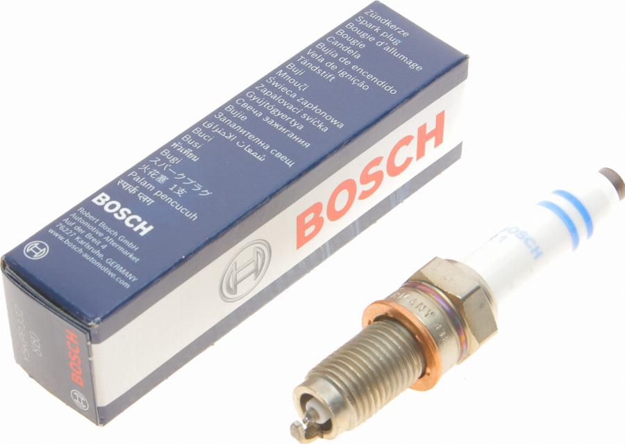 BOSCH 0 241 145 523 - Свеча зажигания parts5.com