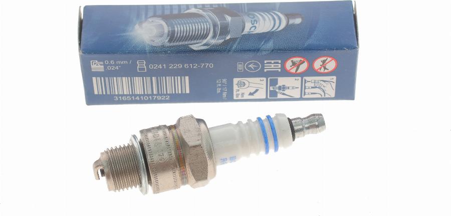 BOSCH 0 241 229 612 - Свеча зажигания parts5.com