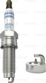 BOSCH 0 242 135 556 - Свеча зажигания parts5.com