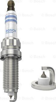 BOSCH 0 242 135 518 - Свеча зажигания parts5.com