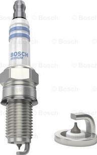 BOSCH 0 242 135 525 - Свеча зажигания parts5.com