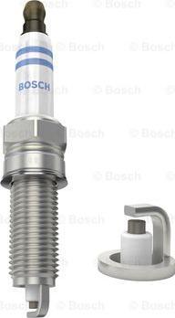 BOSCH 0 242 135 528 - Свеча зажигания parts5.com