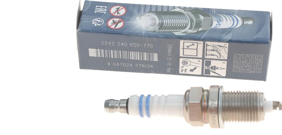 BOSCH 0 242 240 659 - Свеча зажигания parts5.com