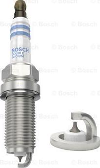 BOSCH 0 242 240 715 - Свеча зажигания parts5.com