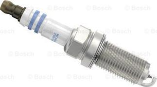 BOSCH 0 242 240 715 - Свеча зажигания parts5.com