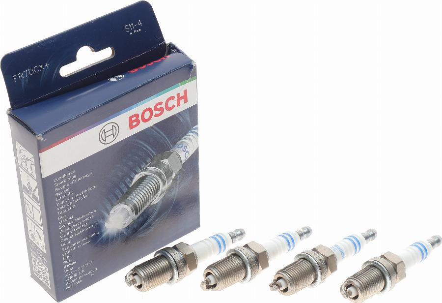 BOSCH 0 242 235 913 - Свеча зажигания parts5.com