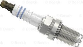 BOSCH 0 242 235 748 - Свеча зажигания parts5.com