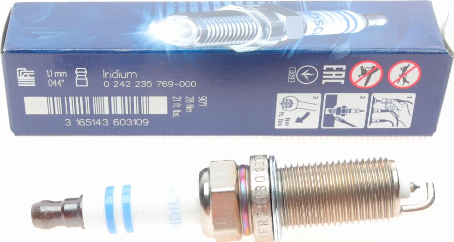 BOSCH 0 242 235 769 - Свеча зажигания parts5.com