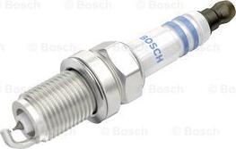 BOSCH 0 242 236 670 - Свеча зажигания parts5.com