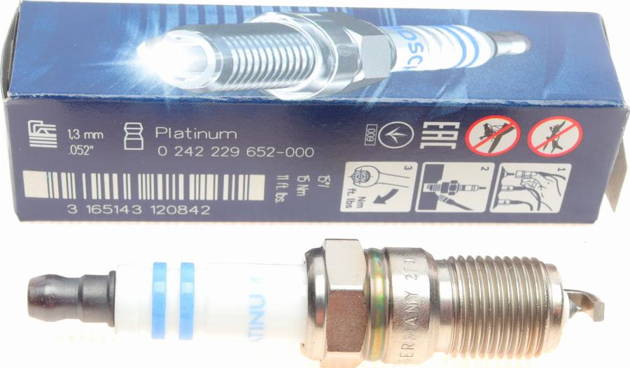 BOSCH 0 242 229 652 - Свеча зажигания parts5.com