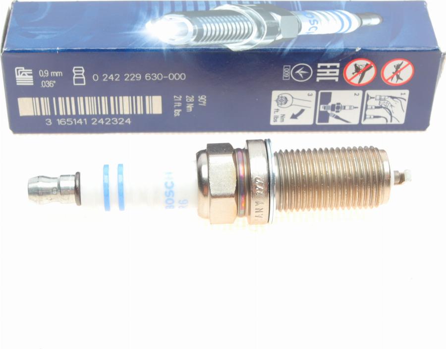 BOSCH 0 242 229 630 - Свеча зажигания parts5.com