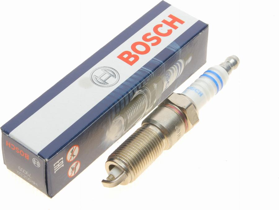 BOSCH 0 242 225 668 - Свеча зажигания parts5.com