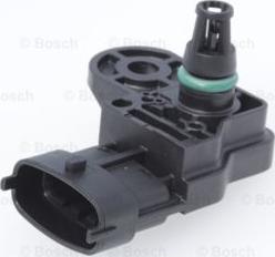 BOSCH 0 261 230 302 - Датчик, давление наддува parts5.com