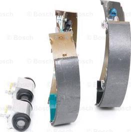 BOSCH 0 204 114 623 - Комплект тормозных колодок, барабанные parts5.com