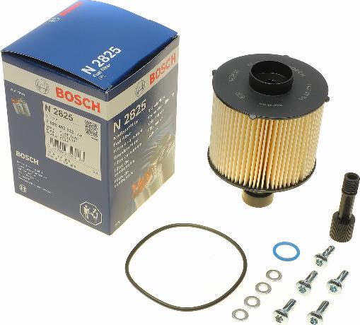 BOSCH F 026 402 825 - Топливный фильтр parts5.com