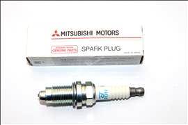 Mitsubishi MD372421 - Свеча зажигания parts5.com